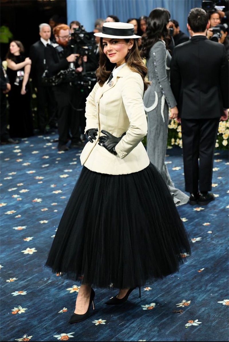 White Women Office Suits Skirt - Women Formal Wear Black And White avaliação e preço